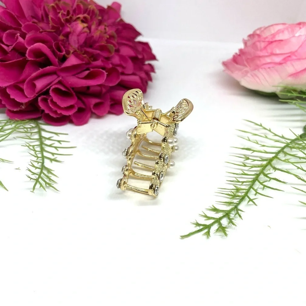 NEW⚜️Ornate Golden Lace Butterfly Claw Hair Clip